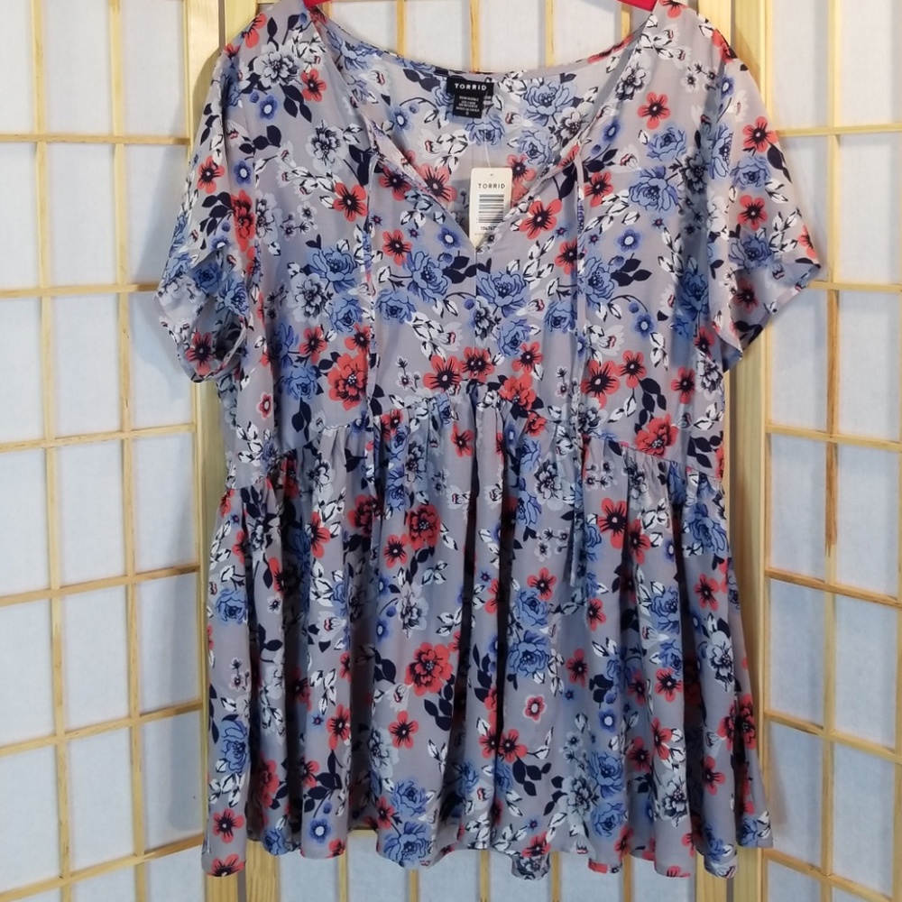 NWT Torrid Women 0 Floral Blouse Babydoll Tie Neck Flowy Top - Picture 9 of 15